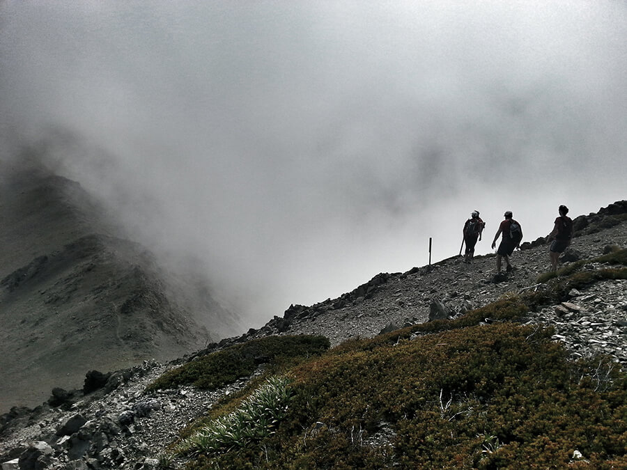 The descent off the side of Gable (1585m) towards Gables End (1592m).